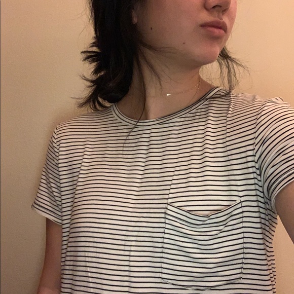 AEO | women’s striped tee with pocket - Picture 3 of 5